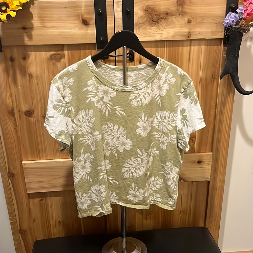 American Eagle Outfitters Tropical Print Short Sleeve Tee - Sage and White